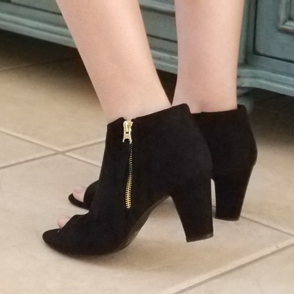 BLACK SUEDE PEEP TOE ANKLE BOOTIES - Picture 4 of 8